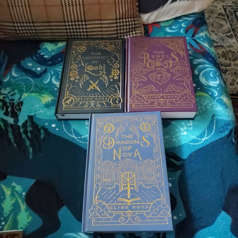 Alchemists of Loom (Loom Saga) Fox & Wit editions