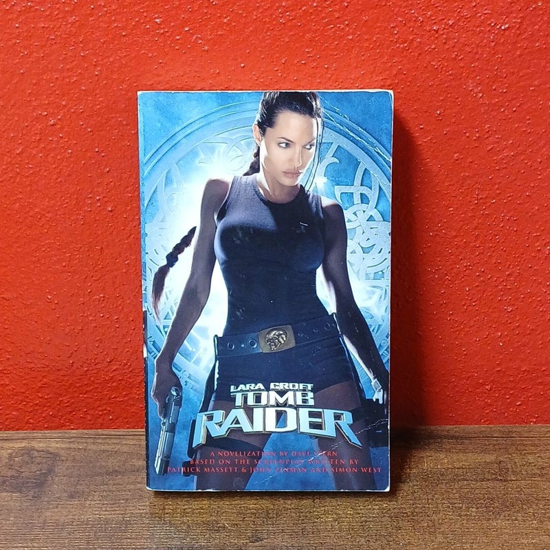 TOMB RAIDER MOVIE NOVEL PAPERBACK BOOK EDITION  - ANGELINA JOLIE COVER