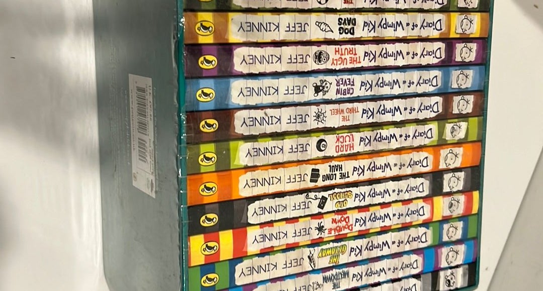  Diary of a Wimpy Kid Box of Books 1-4: 9781419716690: Kinney,  Jeff: Books