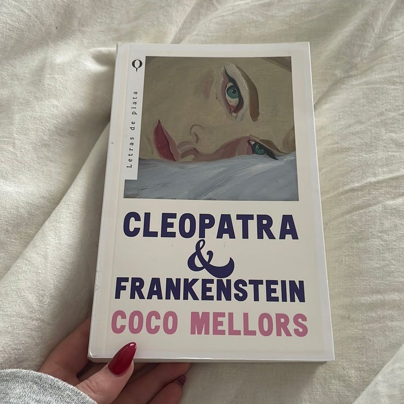 Cleopatra and Frankenstein (Spanish version)