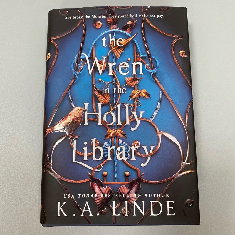 The Wren in the Holly Library (Deluxe Limited Edition)