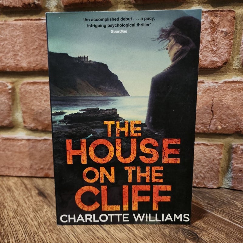 The House on the Cliff: a Jessica Mayhew Novel 1