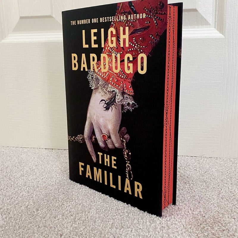 The Familiar | Waterstones Exclusive edition