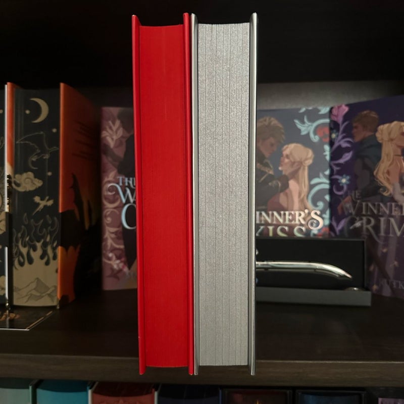 Red Queen and Glass Sword Collectors Edition