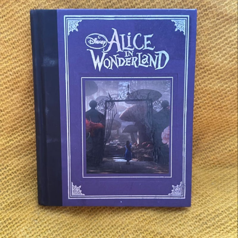Alice in Wonderland (Based on the Motion Picture Directed by Tim Burton (Reissue))