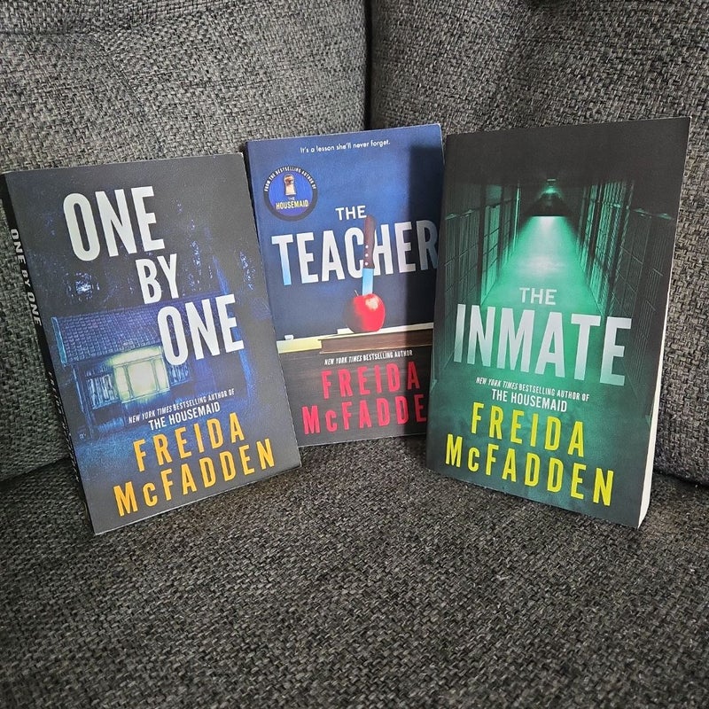 Freida McFadden bundle!