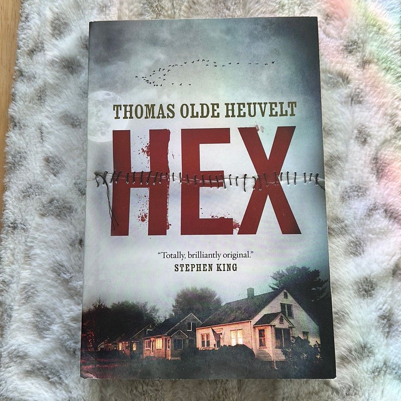 Hex by Thomas Olde Heuvelt, Paperback Pangobooks
