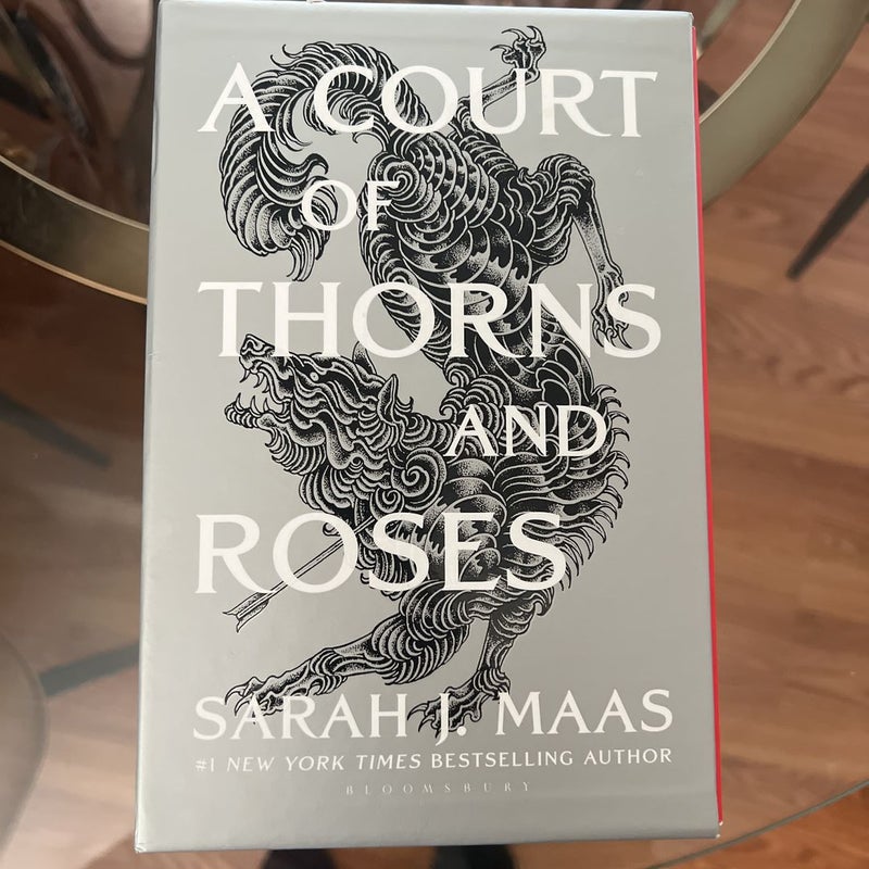 A Court of Thorns and Roses Paperback Box Set (5 Books)