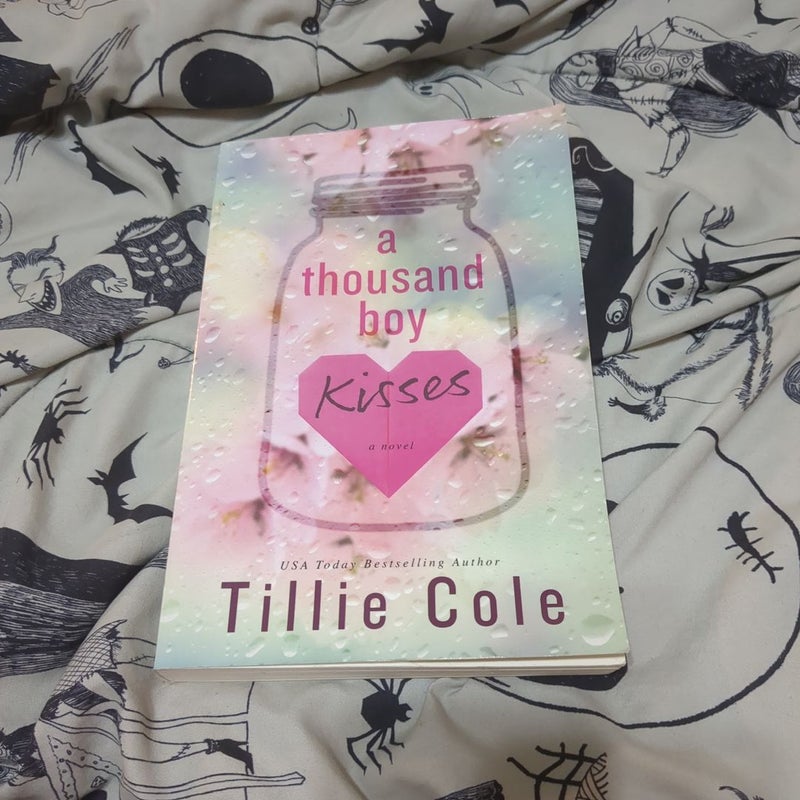 A Thousand Boy Kisses by Tillie Cole, Paperback