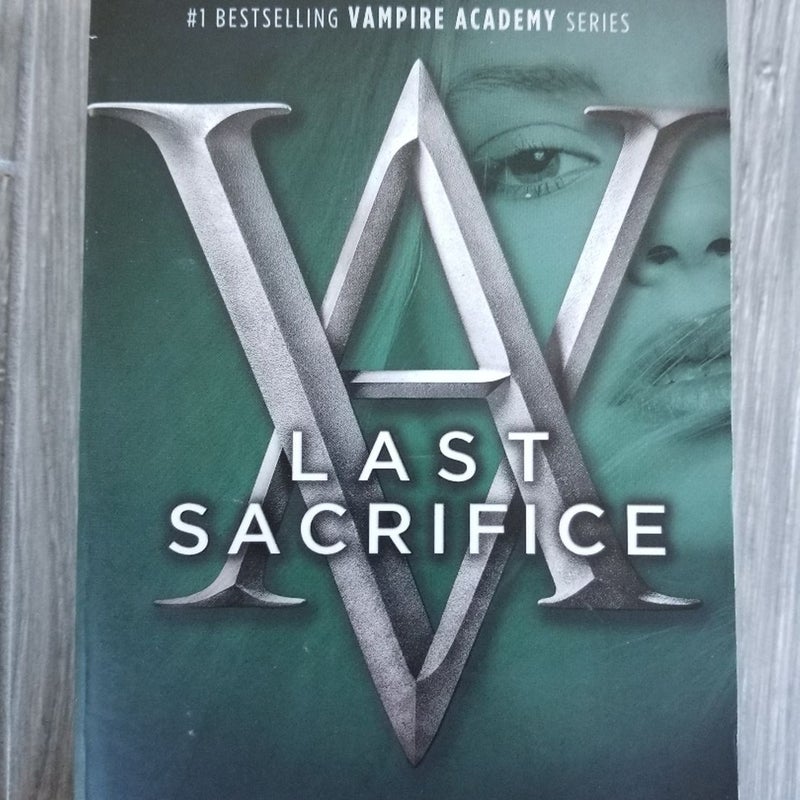 *SIGNED* VAMPIRE ACADEMY BOOK #6 LAST SACRIFICE BY RICHELLE MEAD TRADE PB 2010