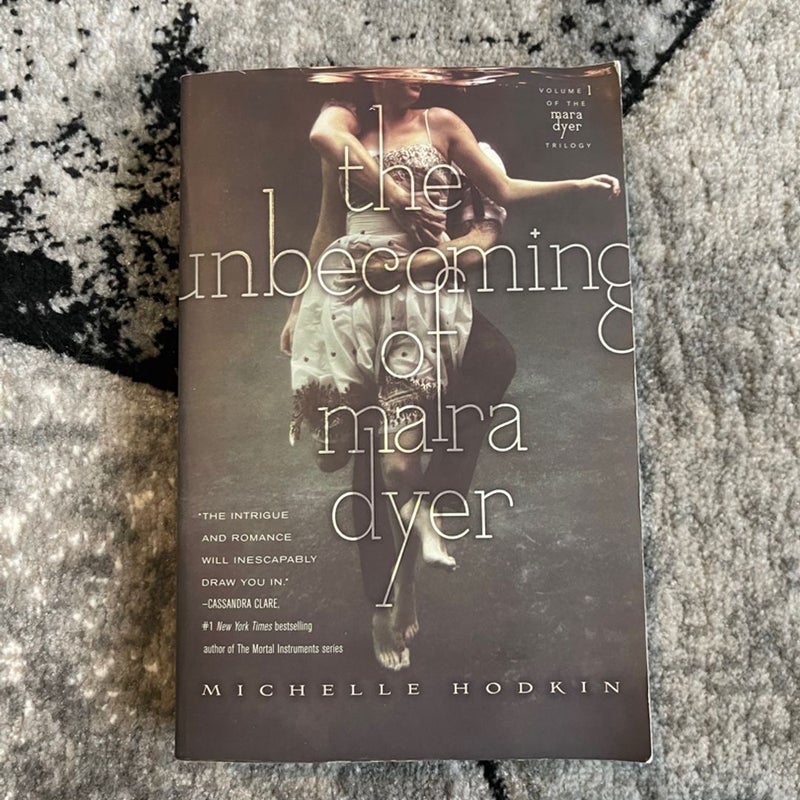 The Unbecoming of Mara Dyer *partially annotated*