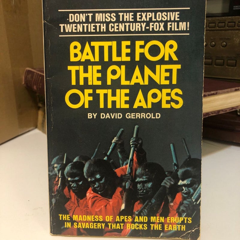 1973 Battle for the Planet of the Apes vintage movie tie-in paperback book vintage Roddy McDowall Claude Akins Lew Ayres John Huston