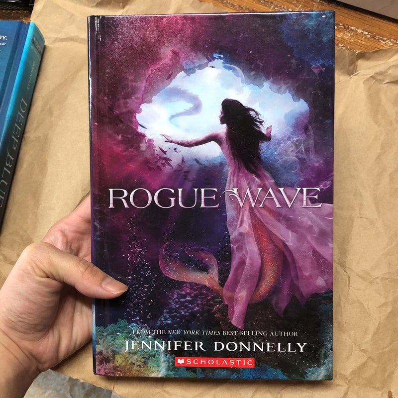Rogue Wave (Waterfire Saga Book 2) 