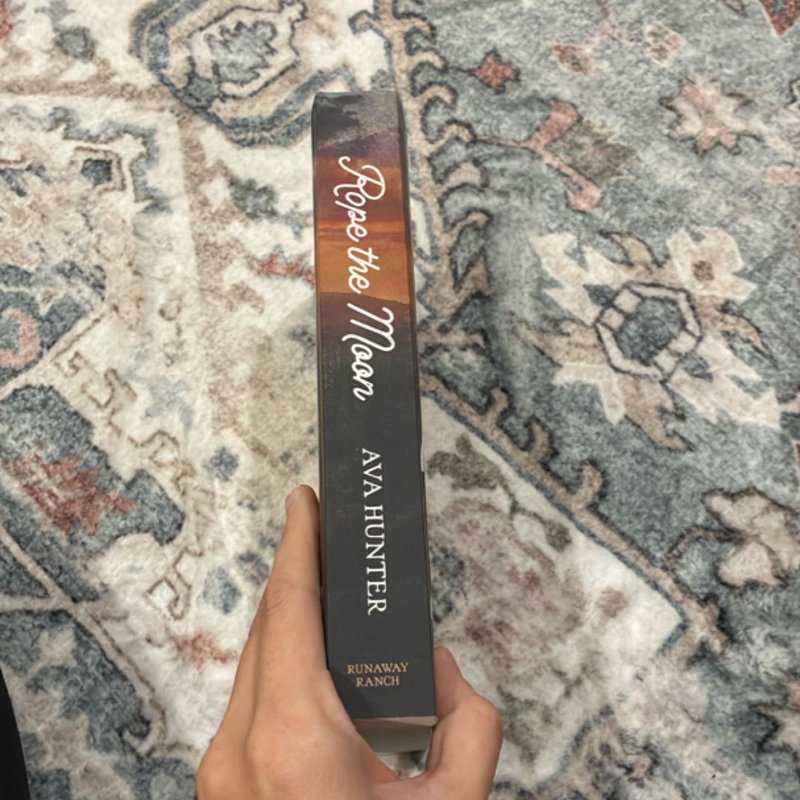 Rope the Moon by Ava Hunter, Paperback | Pangobooks