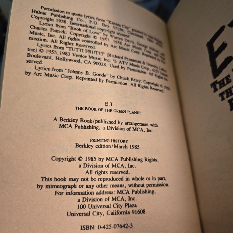 E.T. The Book of the Green Planet