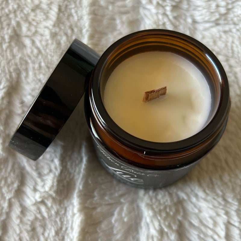Fiction Bath Co. The Invisible Life of Addie LaRue Luc 4oz Woodwick Candle