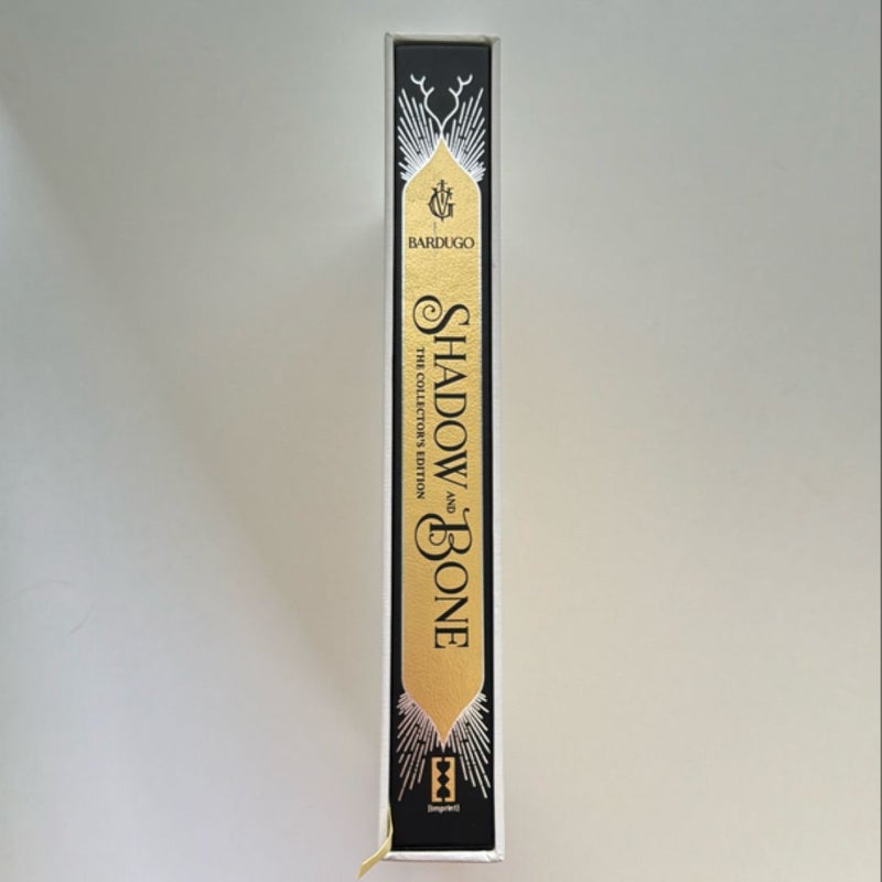 Shadow and Bone: the Collector's Edition (small imperfection)