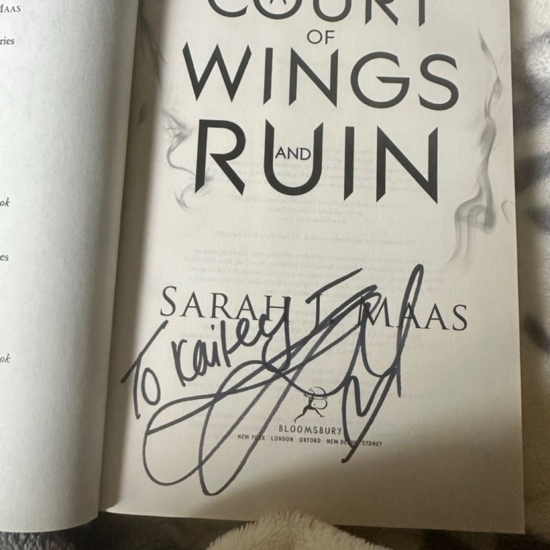 A court of Wings and Ruin