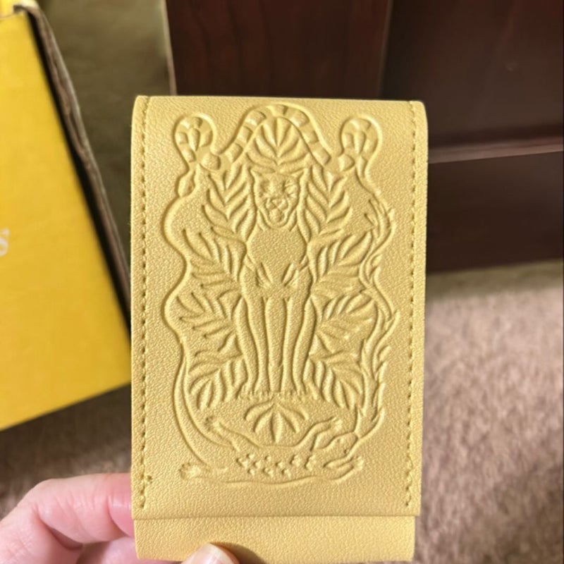 Makeup case and mirror