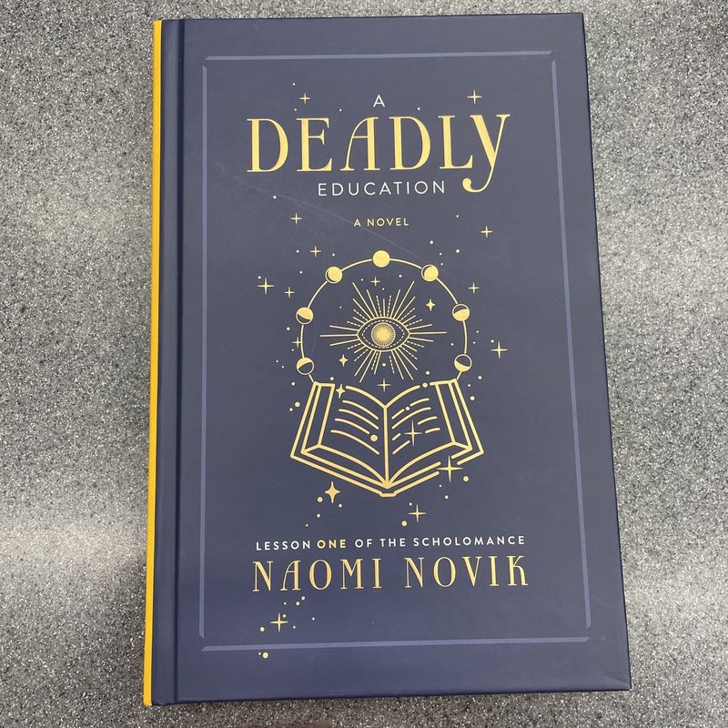 A Deadly Education: A Novel (The Scholomance): Novik, Naomi: 9780593128480:  : Books
