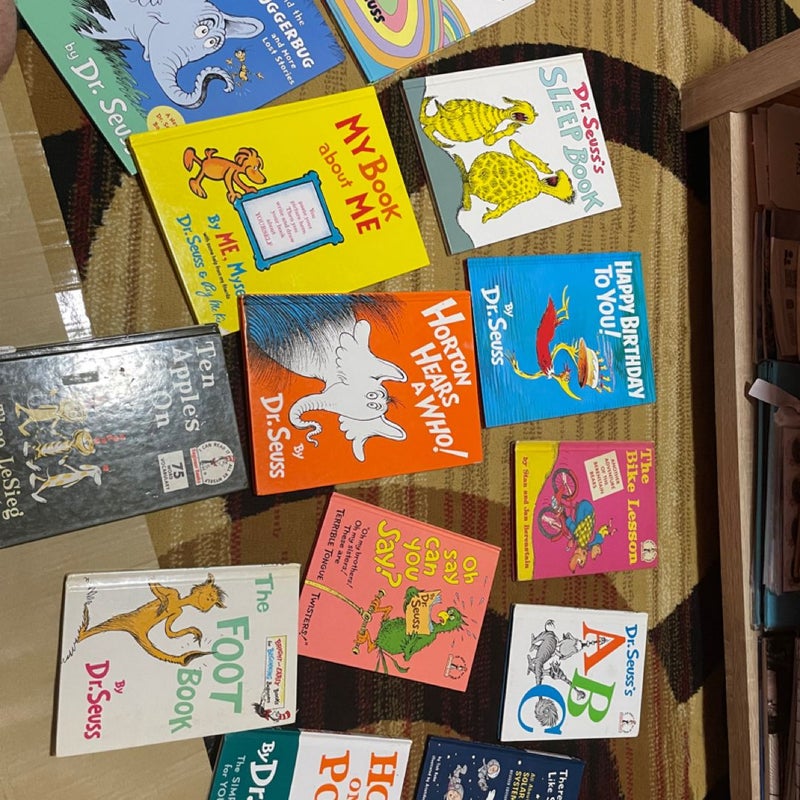 16 book Dr Seuss lot including Big Books