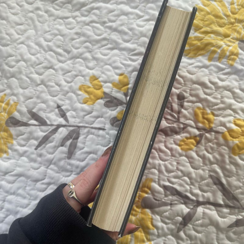 A Court of Thornes and Roses // ORIGINAL OUT OF PRINT