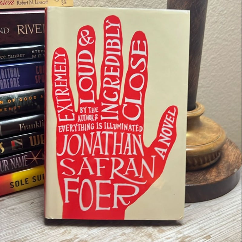 Extremely Loud and Incredibly Close (First edition)