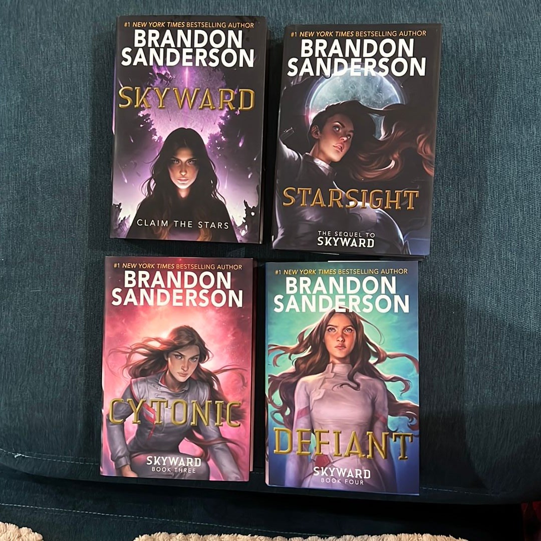 Skyward by Brandon Sanderson, Hardcover | Pangobooks