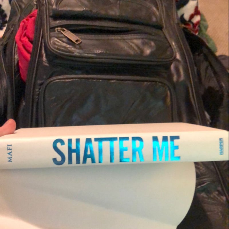 Shatter Me (SIGNED EDITION)