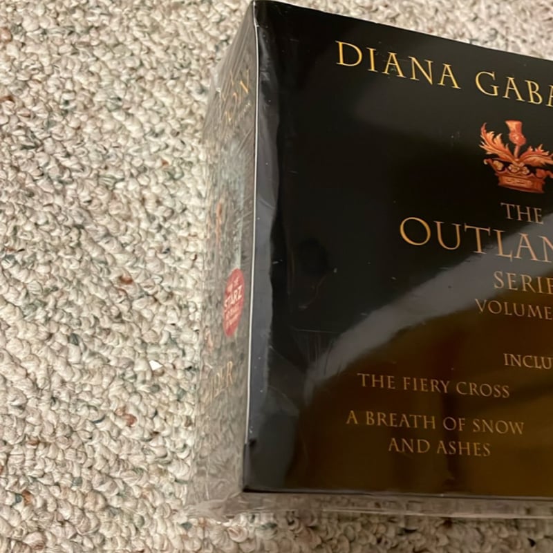 Outlander Volumes 5-8 (4-Book Boxed Set)