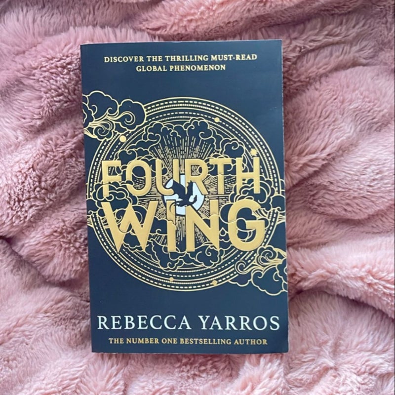 (PAPERBACK!!) Fourth Wing (UK Edition)