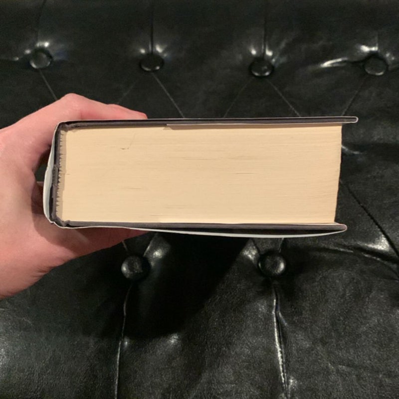 The Bone House (Large Print Edition)