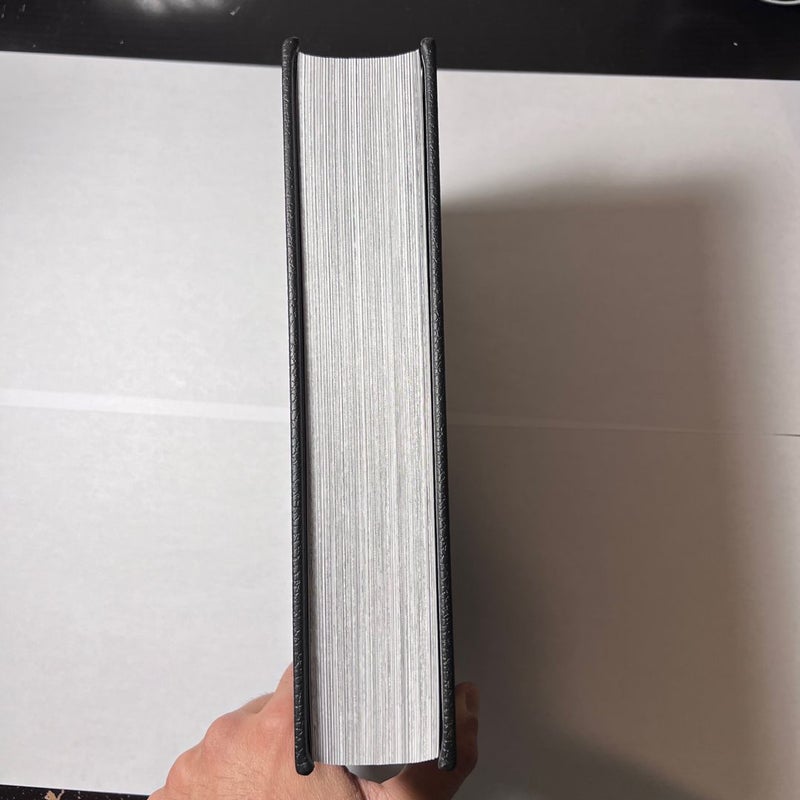 Berserk Deluxe Edition Volume 1