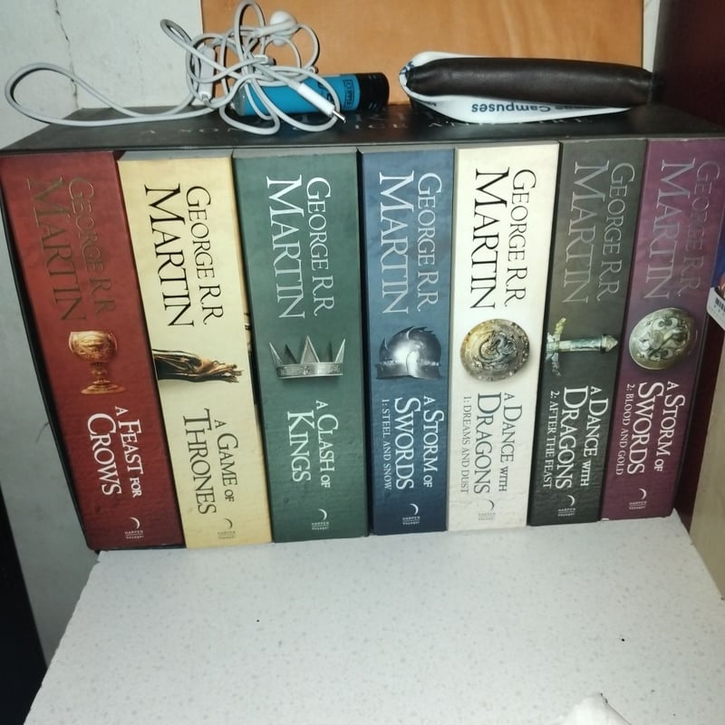 George R. R. Martin's a Game of Thrones 5-Book Boxed Set (Song of Ice ...