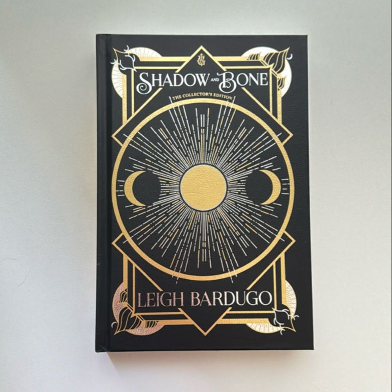 Shadow and Bone: the Collector's Edition (small imperfection)