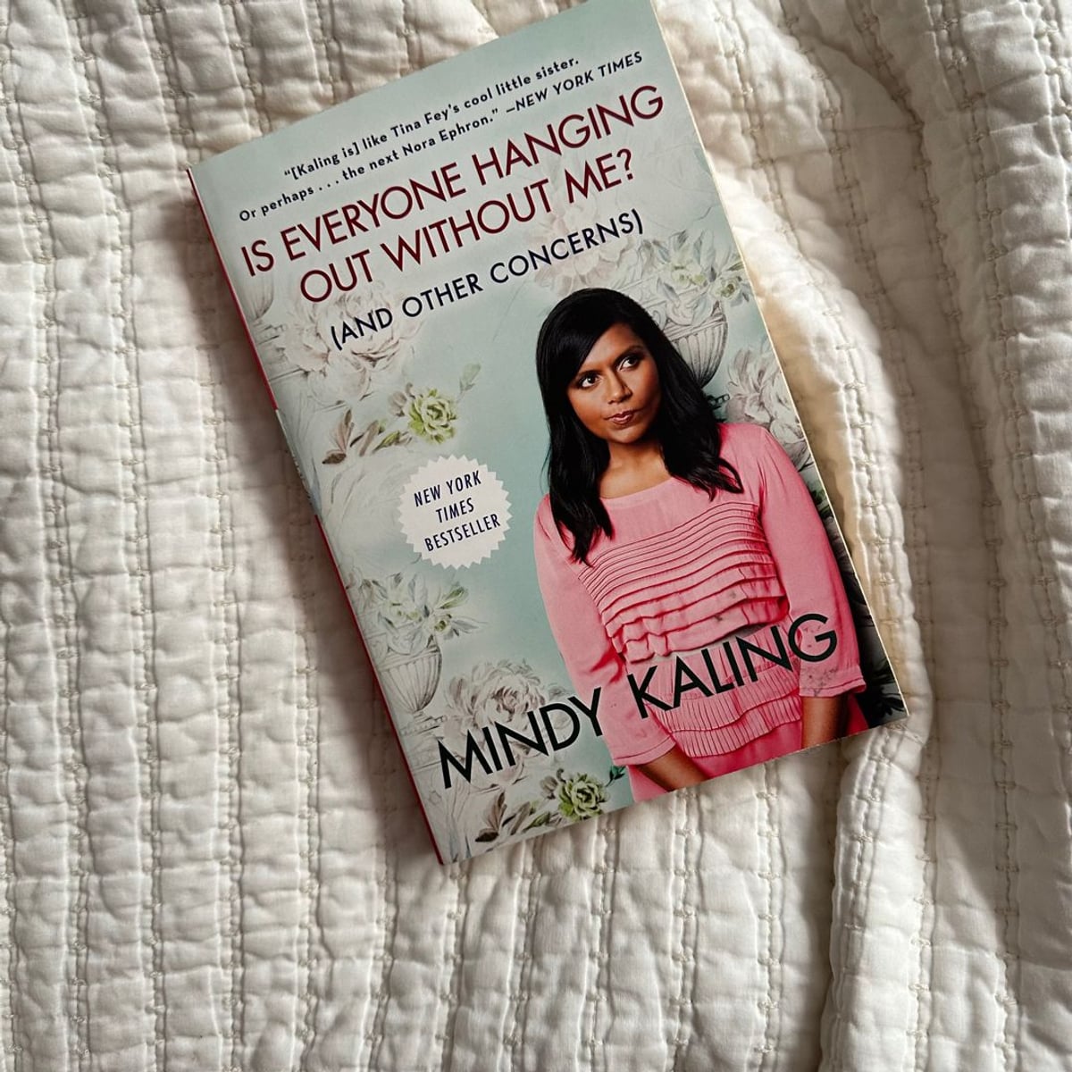 Is everyone hanging out without me? by Mindy Kaling, Paperback | Pangobooks