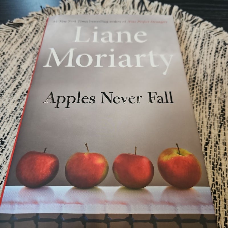 Apples Never Fall