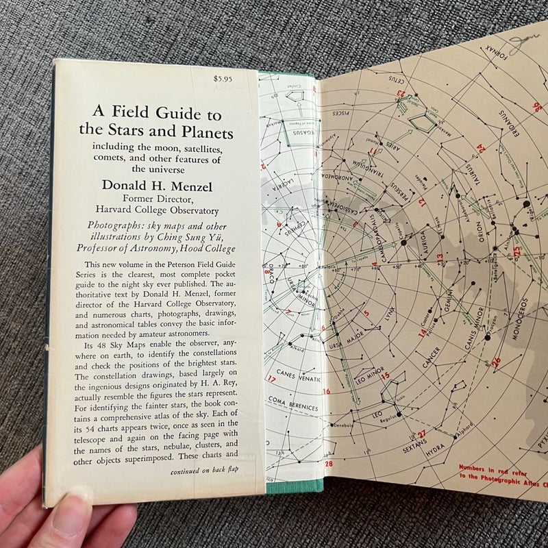 The Peterson Field Guide Series: A Field Guide to the Stars and Planets