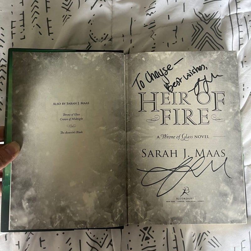 HEIR cheapest OF FIRE SIGNED SARAH J MAAS 1ST/1ST