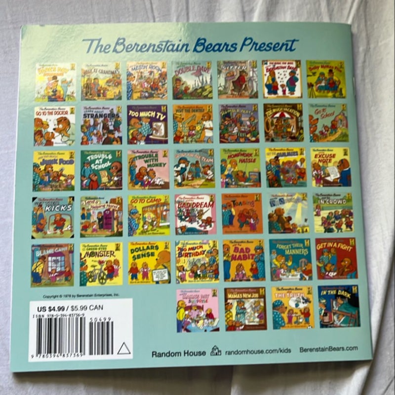 The Berenstain Bears Go to School