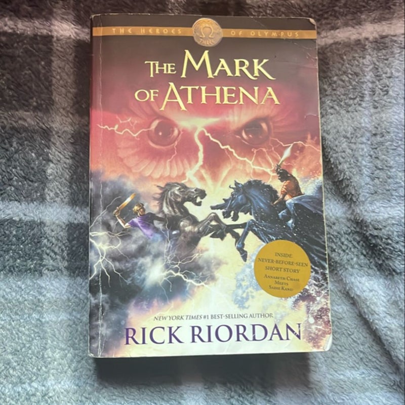 Heroes of Olympus, the Book Three the Mark of Athena (Heroes of Olympus, the Book Three)