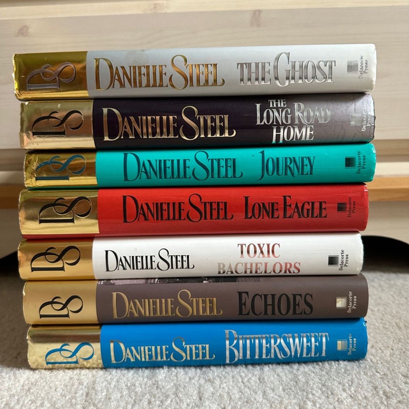 7 books of Danielle Steel 