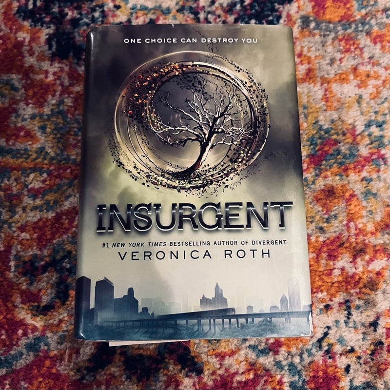 Insurgent; Divergent - 9780062024046, hardcover, Veronica Roth Very Good
