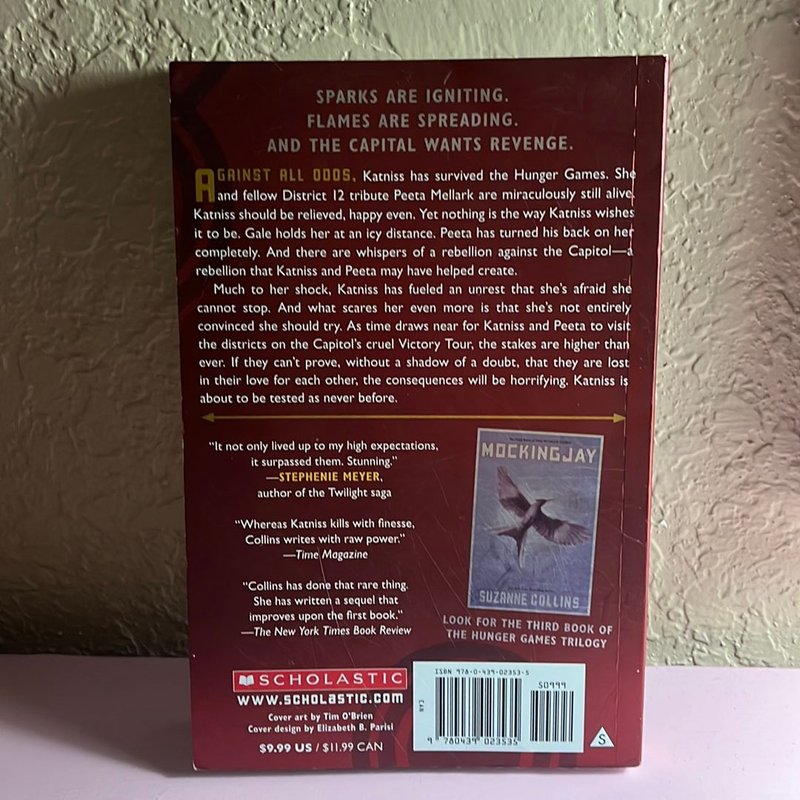 Catching Fire by Suzanne Collins , Paperback | Pangobooks