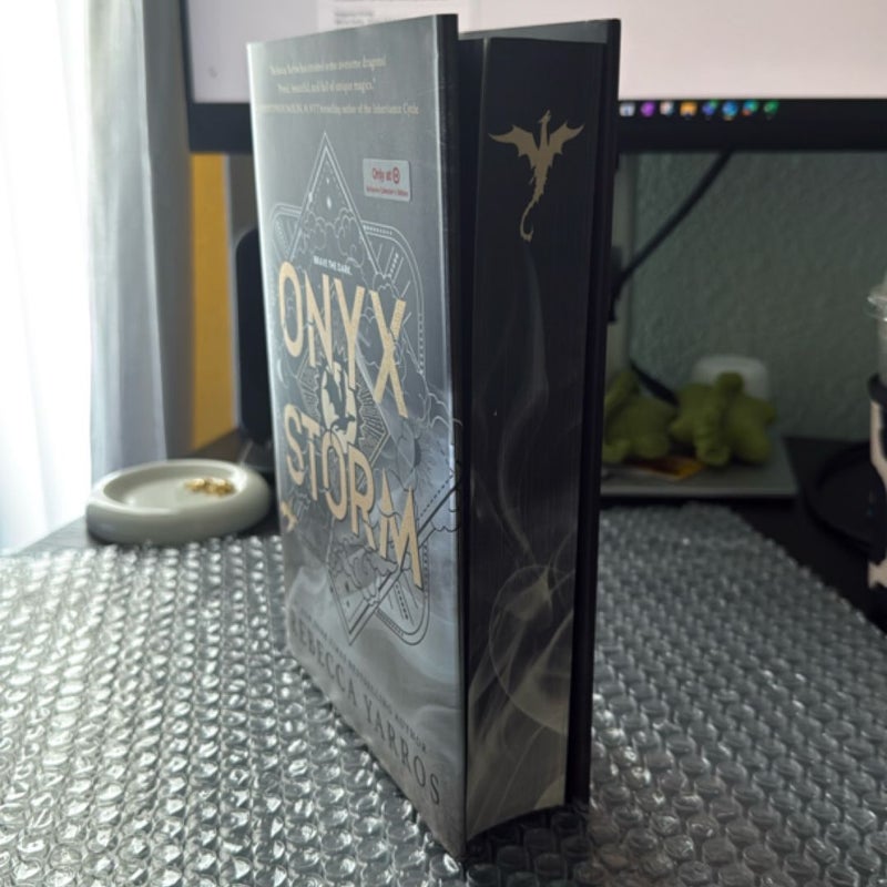 Onyx Storm (Target Exclusive Collector’s Edition)