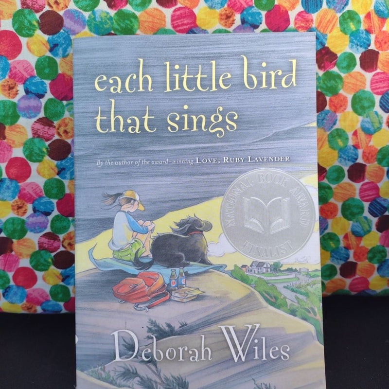 each little bird that sings