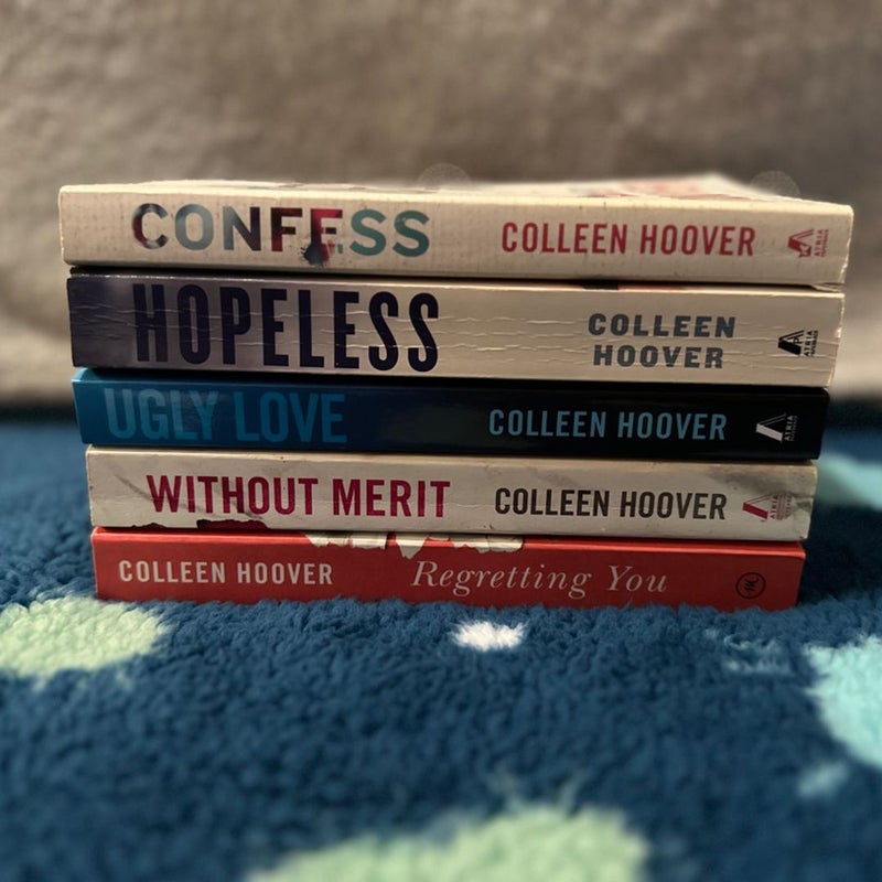 Lot of Colleen Hoover 