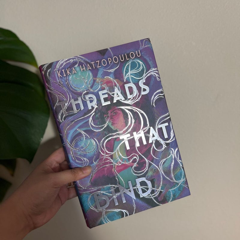 Threads That Bind by Kika Hatzopoulou, Hardcover | Pangobooks