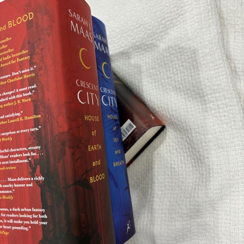 UNREAD Crescent city series (house of earth and blood, house of flame and shadow, house of sky and breath)