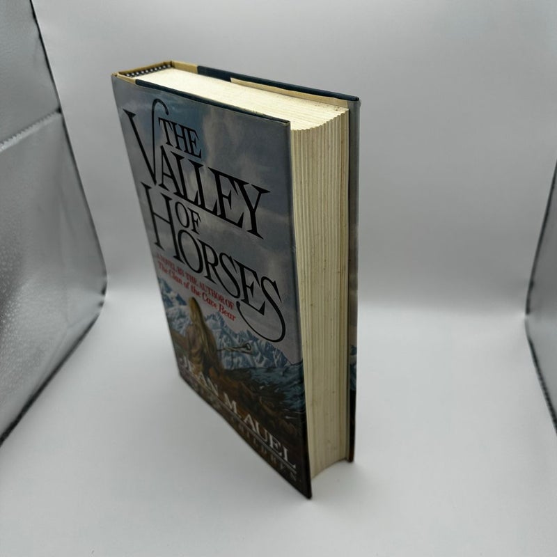 The Valley of The Horses (1st edition)